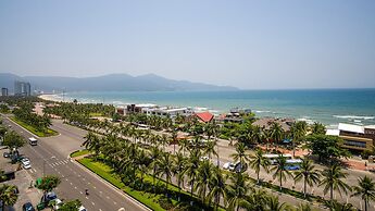 Sea Front Apartment & Spa Da Nang