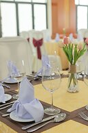 Sea Front Apartment & Spa Da Nang
