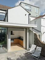 Beautiful 3 Bedroom Home in Bristol