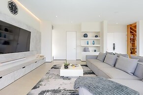 4 Bed SeaView Villa with Breakfast KBR32