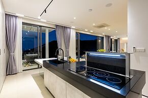 4 Bed SeaView Villa with Breakfast KBR32