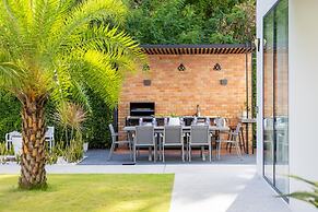 4 Bed SeaView Villa with Breakfast KBR32