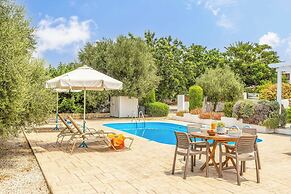 Villa Akti