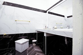 MAESTOSA CASA IN NAPOLI CENTRO