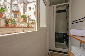 MAESTOSA CASA IN NAPOLI CENTRO