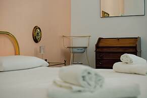 MAESTOSA CASA IN NAPOLI CENTRO