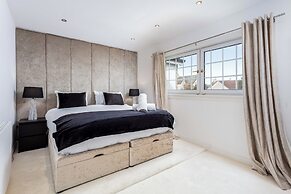 No.22 Shalloch House