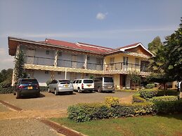 Eden Springs Hotel