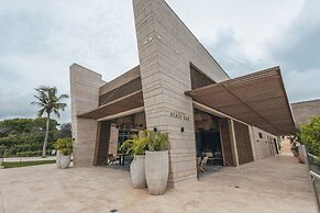 Oceanview 3BR Condo w spa gym