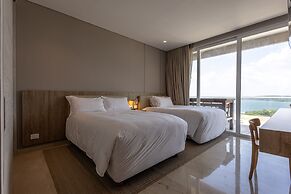 Oceanview 3BR Condo w spa gym