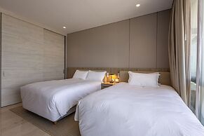 Oceanview 3BR Condo w spa gym