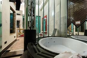 Status Elegance Hotel