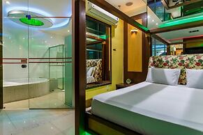 Status Elegance Hotel