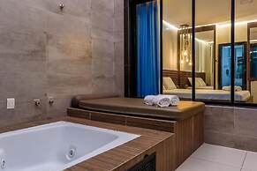 Status Elegance Hotel