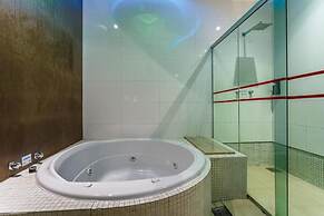 Status Elegance Hotel