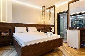 Status Elegance Hotel