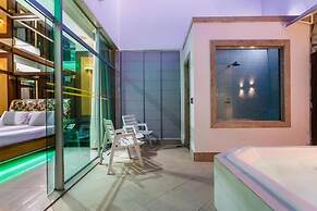 Status Elegance Hotel