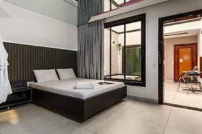 Status Elegance Hotel