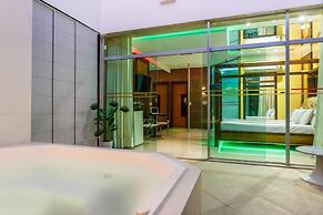 Status Elegance Hotel