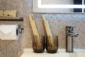 A Hotel Farrer Park - Newly Renovated