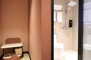 A Hotel Farrer Park - Newly Renovated
