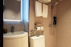 A Hotel Farrer Park - Newly Renovated