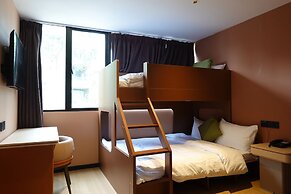 A Hotel Farrer Park - Newly Renovated