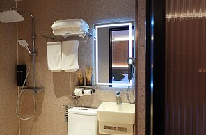 A Hotel Farrer Park - Newly Renovated