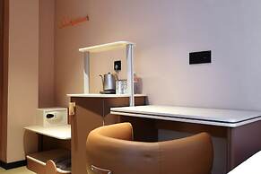 A Hotel Farrer Park - Newly Renovated