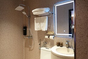 A Hotel Farrer Park - Newly Renovated