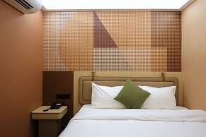 A Hotel Farrer Park - Newly Renovated