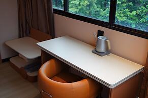 A Hotel Farrer Park - Newly Renovated