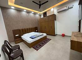 The Divine Cloud Inn