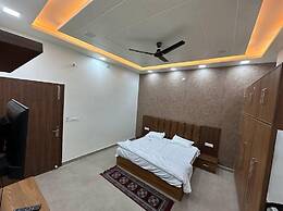 The Divine Cloud Inn