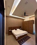 The Divine Cloud Inn