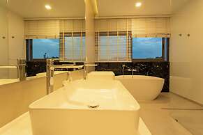 3BR Villa Hill Views Saltwater Pool V133