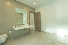 3BR Villa Hill Views Saltwater Pool V133