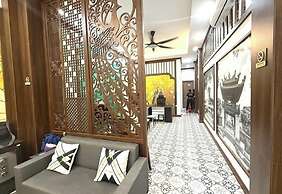 The Queen Hotel & Spa 2