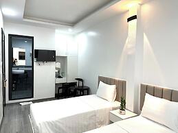 The Queen Hotel & Spa 2