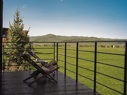 Hongyuan Weilu Nomadic Luxury Camp