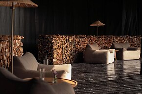 Hongyuan Weilu Nomadic Luxury Camp