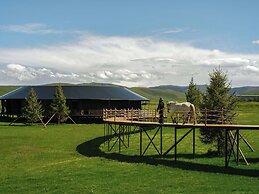Hongyuan Weilu Nomadic Luxury Camp