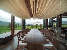 Hongyuan Weilu Nomadic Luxury Camp