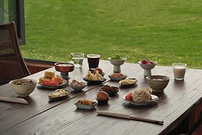 Hongyuan Weilu Nomadic Luxury Camp