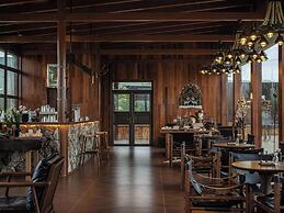 Hongyuan Weilu Nomadic Luxury Camp