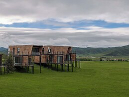 Hongyuan Weilu Nomadic Luxury Camp