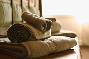 Boutique Apartment - Sleeps 6 & Free Parking