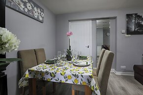 House -sleeps 8, Parking, Suitable for Contractors