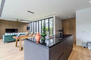 2BR with Pool and Full Kitchen V253
