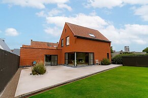 Charming Chic Stay With Garden Views Parking